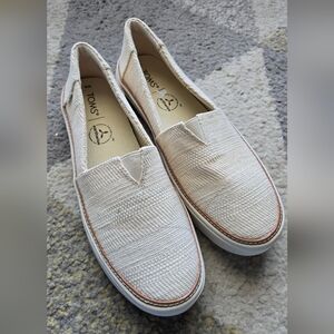 Tom's shoes for women size 8